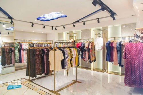 薅羊毛啦！商品城高檔服裝店大甩貨，千元服飾僅售50元